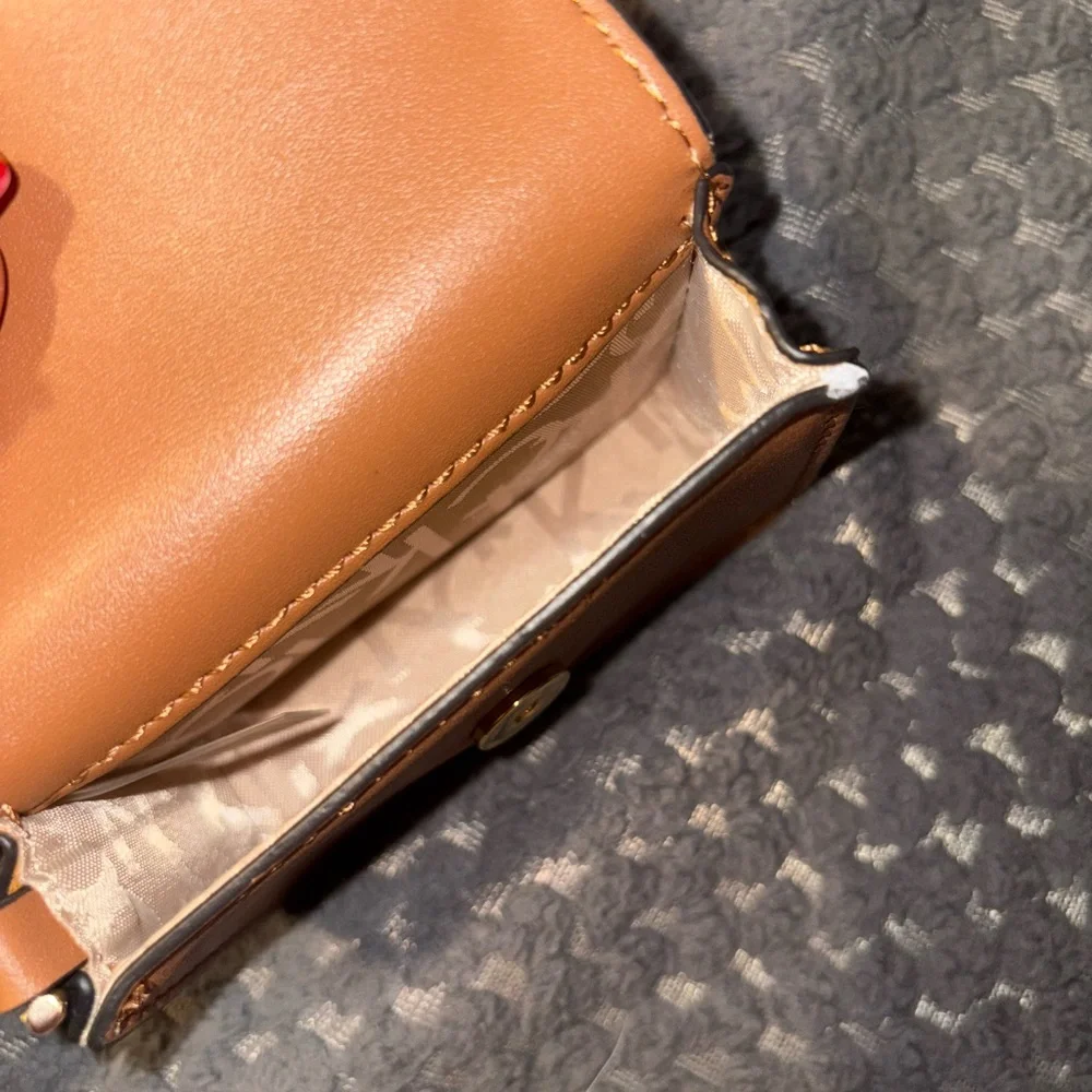 Calvin Klein Brown Card Holder with Gold Chain - Picture 4 of 4